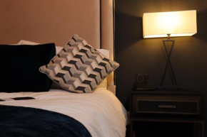 Stylish Urban Escape Near Nec Airport Hs2
